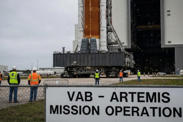 Image for: Artemis II Moon Mission Pushed to Spring 2026 After Technical Setbacks Force Return to Assembly Building